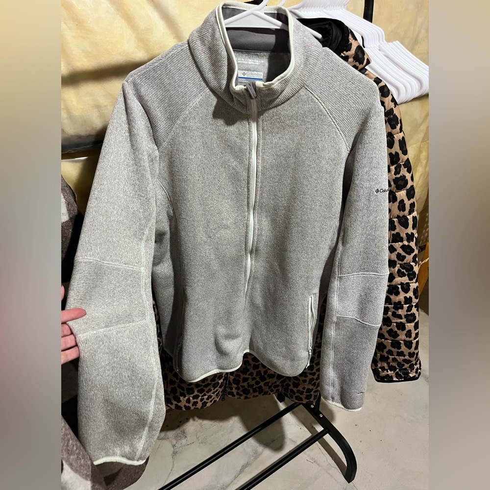 Women’s Columbia fleece jacket